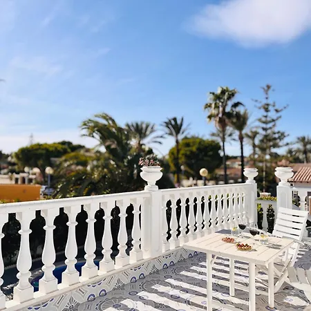 Sonnige Mit Privatem Pool & Dachterrasse Villa *